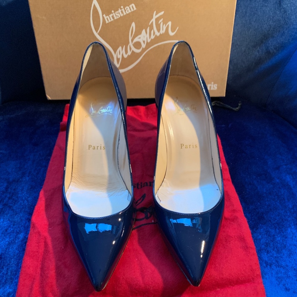 Christian Louboutin Décolleté pump size 8 / 38